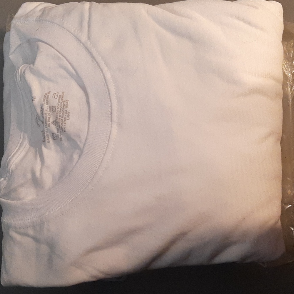 Fruit of the Loom | 6 pk white Tee's Size M New in Package - Picture 3 of 4